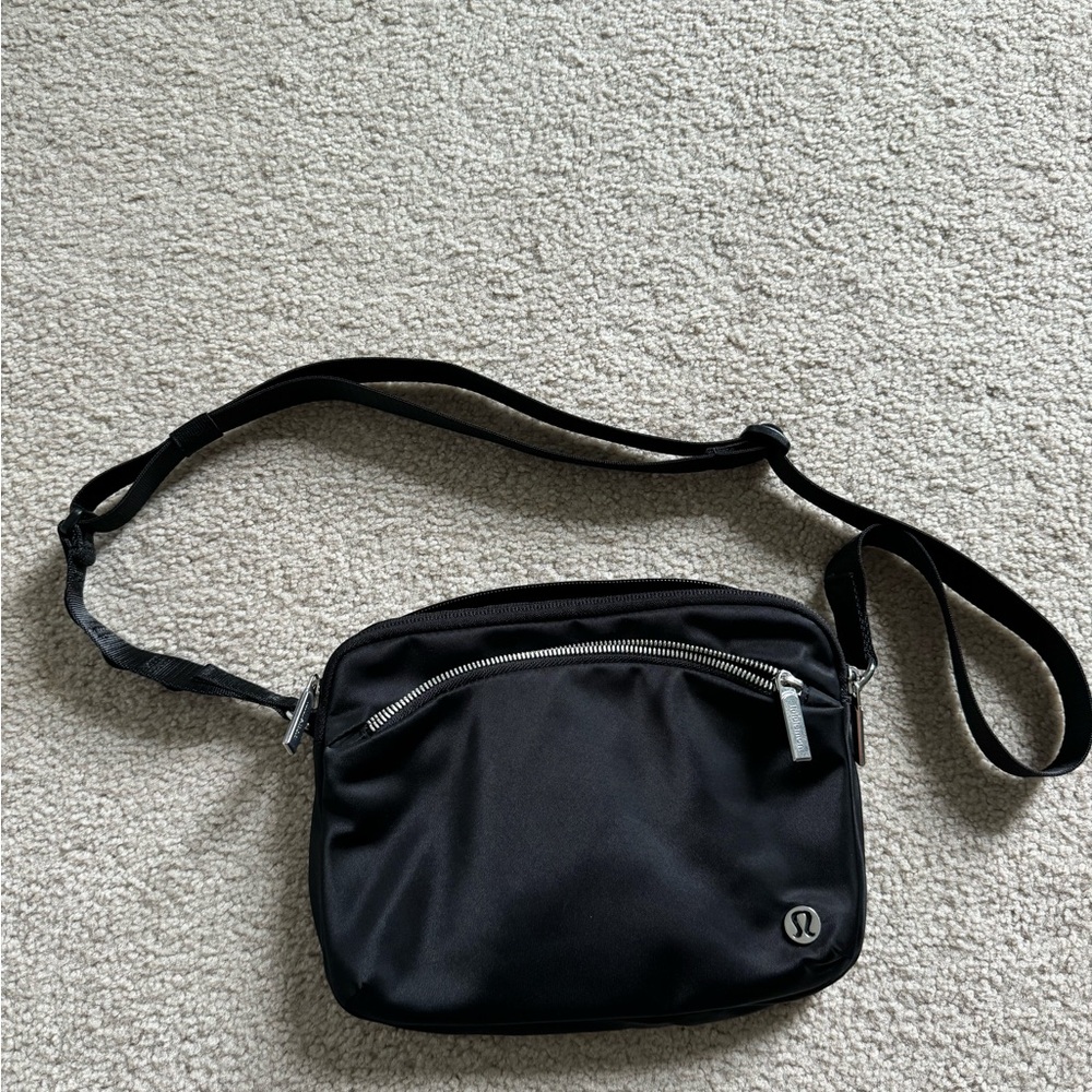 Lululemon City Adventurer crossbody 2.5L black